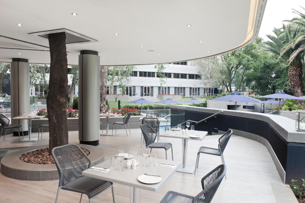 The Maslow Hotel, Sandton Bagian luar foto